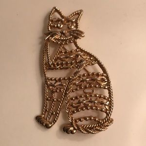 Cat 🐈 Gold metal artistic design pin
